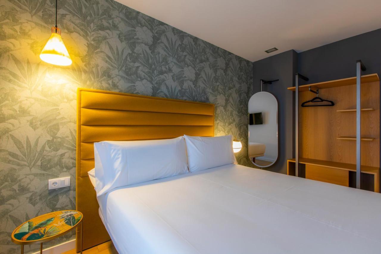 Hotel Javier Montero Ribadeo Extérieur photo