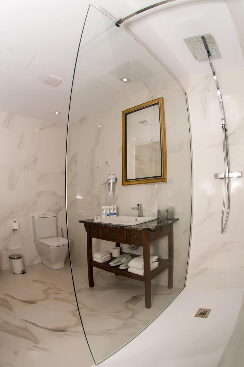 Hotel Javier Montero Ribadeo Extérieur photo